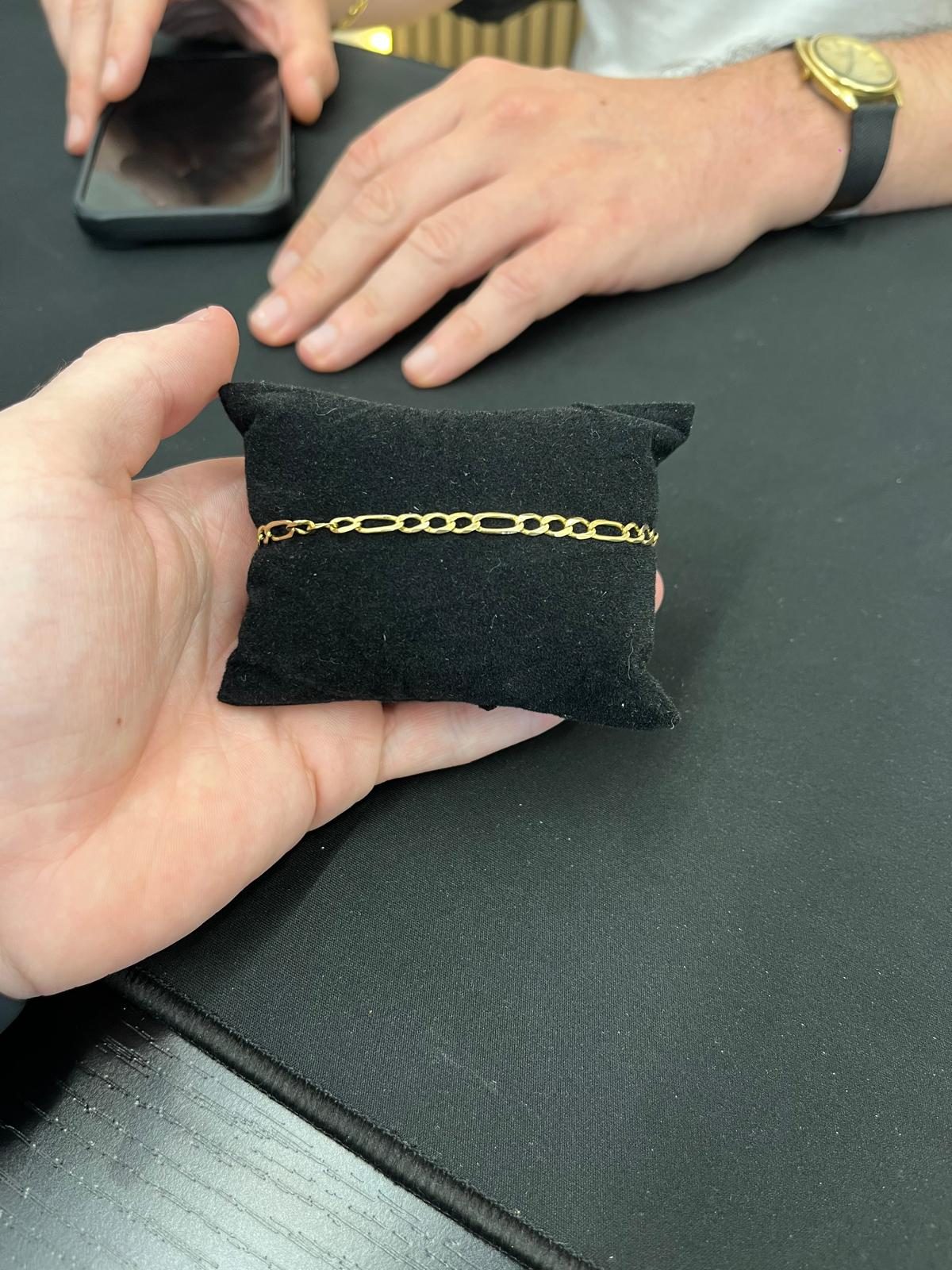 Bracelet en or à Cannes