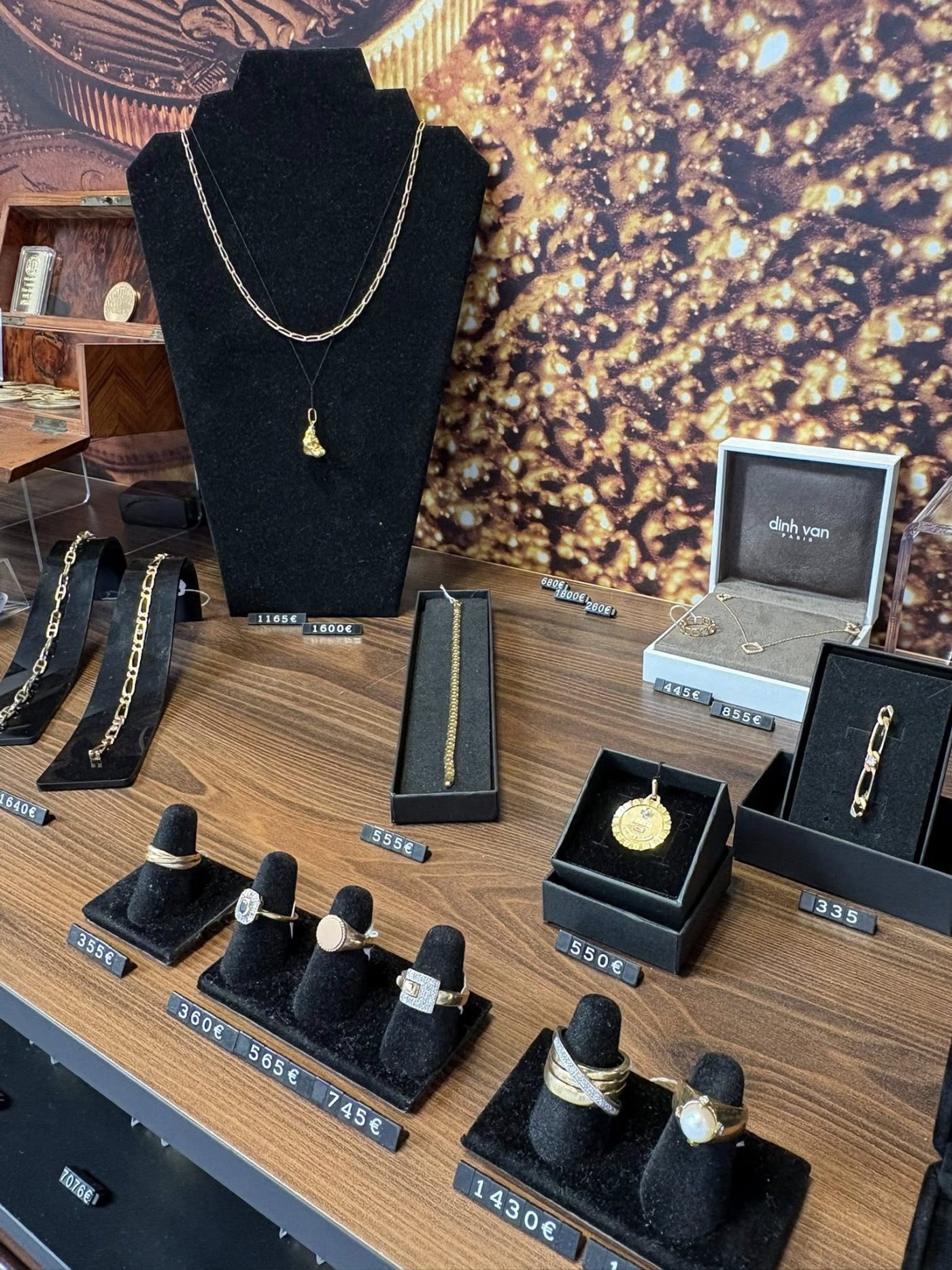 Bijoux en or — joaillerie à Cannes