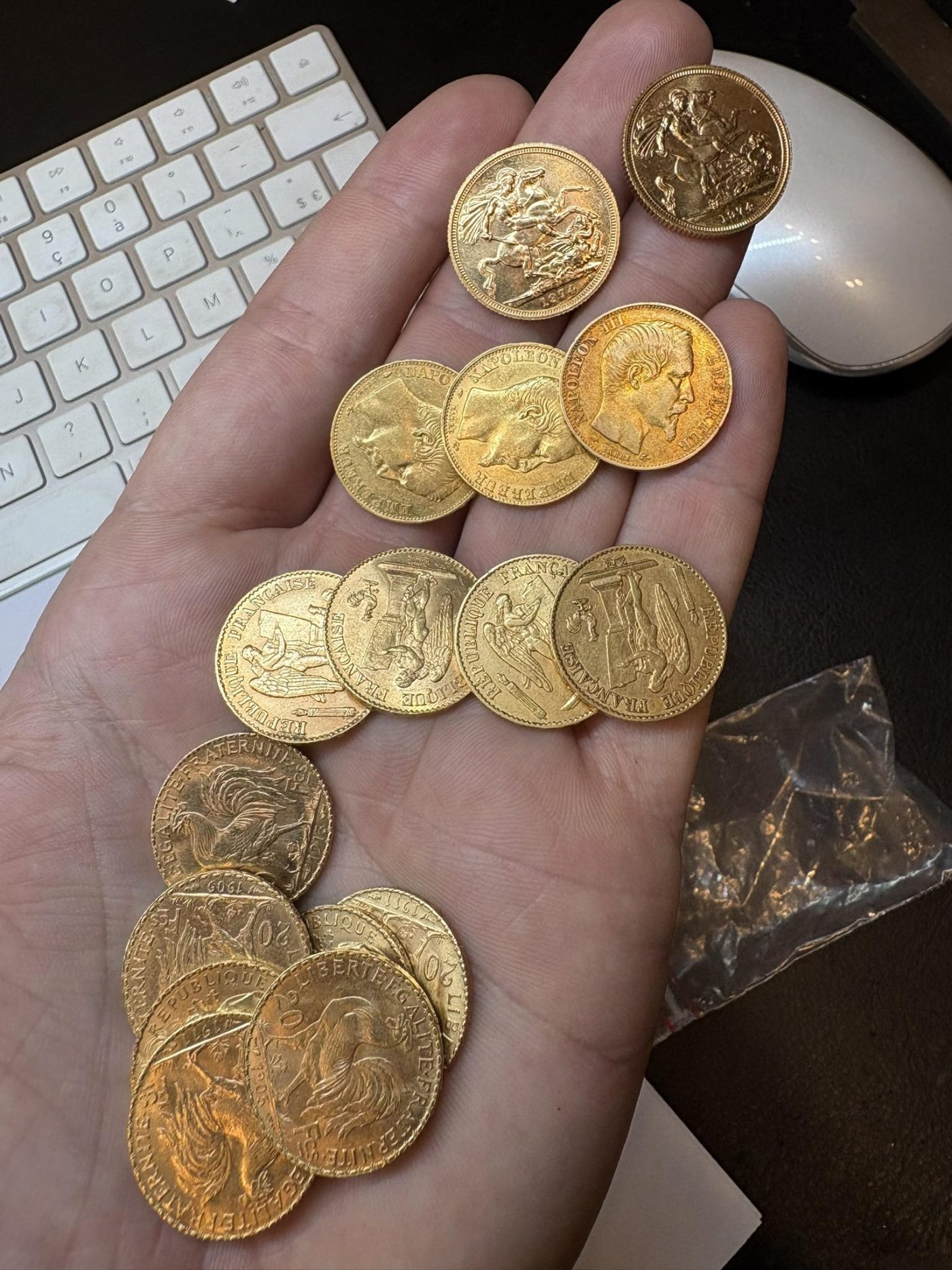 Pièces d'or 22 carats : napoléons, souverains et pièces étrangères